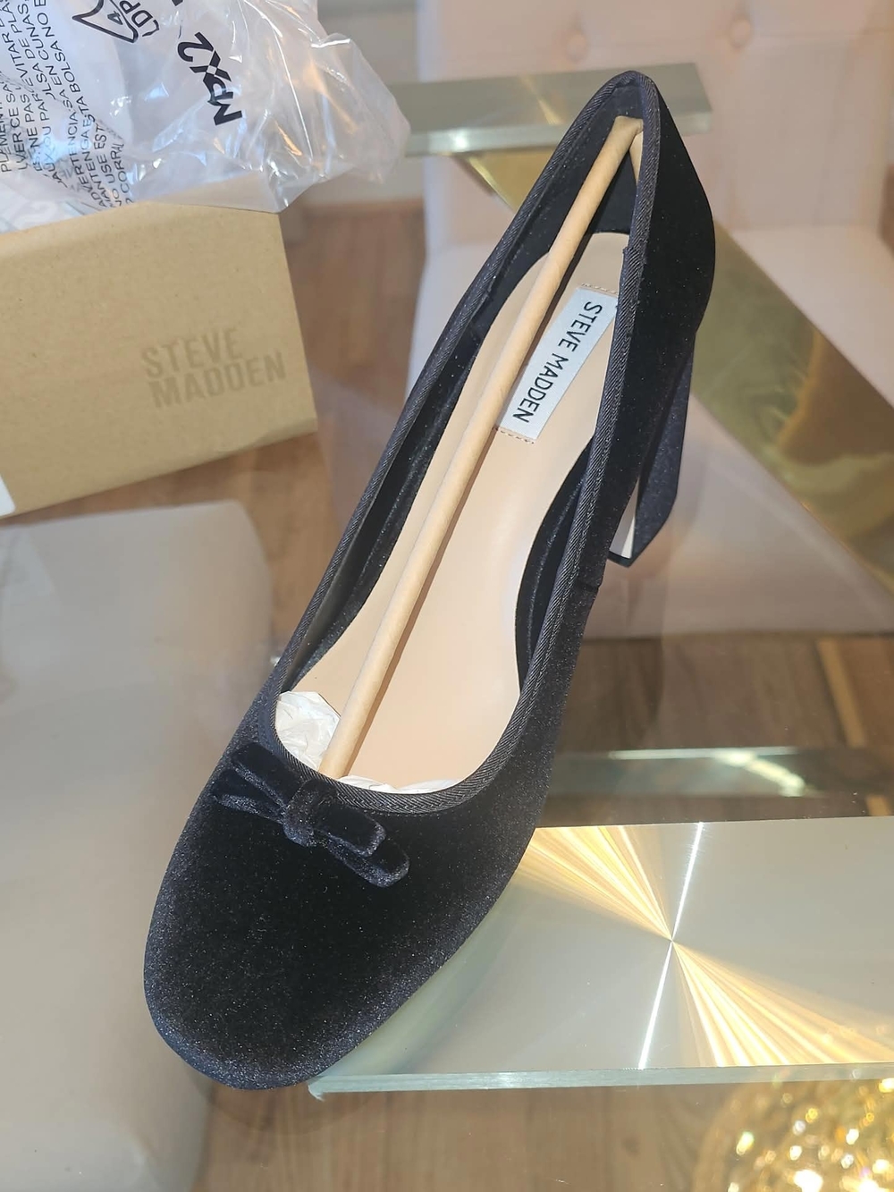 Steve Madden Women's Black Velvet Block Heel Pump